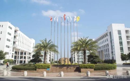 广州市商学院怎么样(广州商学院地址是哪里)