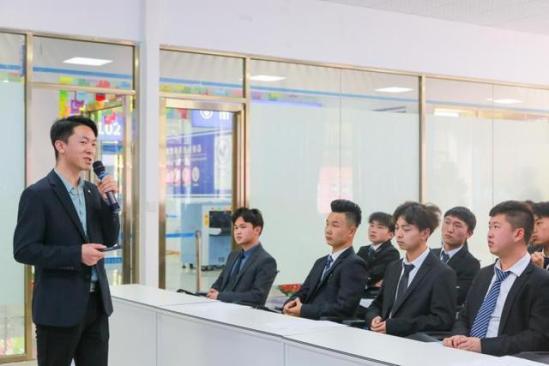 贵州新华电脑学校在哪(贵州新华电脑学校怎么样啊)