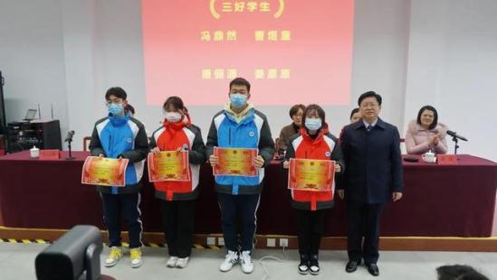 江苏省泰州中学官网(江苏省泰州中学黄波)
